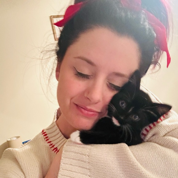 Meet your Posher, Aimee - Picture 2 of 2